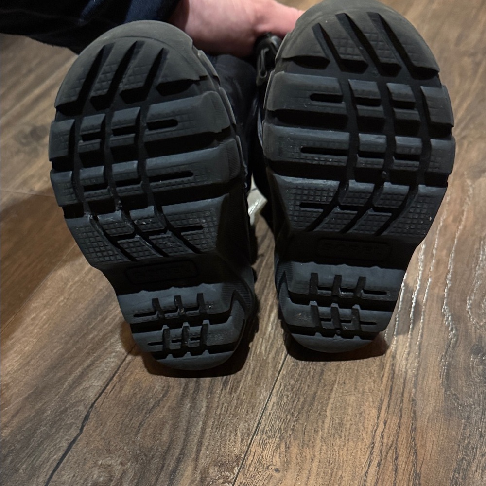 Sorel Kids Black Snow Boots - Picture 4 of 6